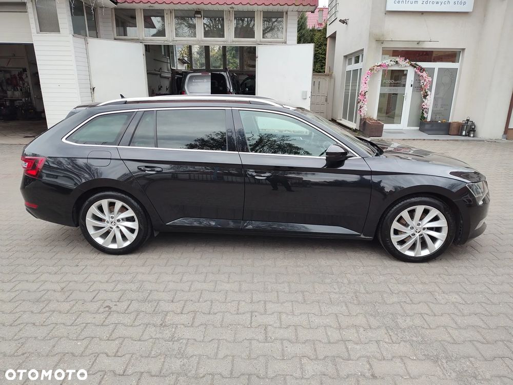 Skoda Superb 2.0 TDI Style - 25