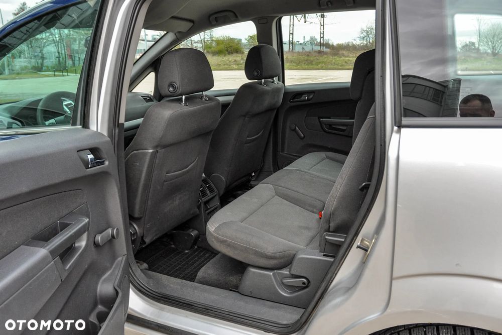 Opel Zafira - 8