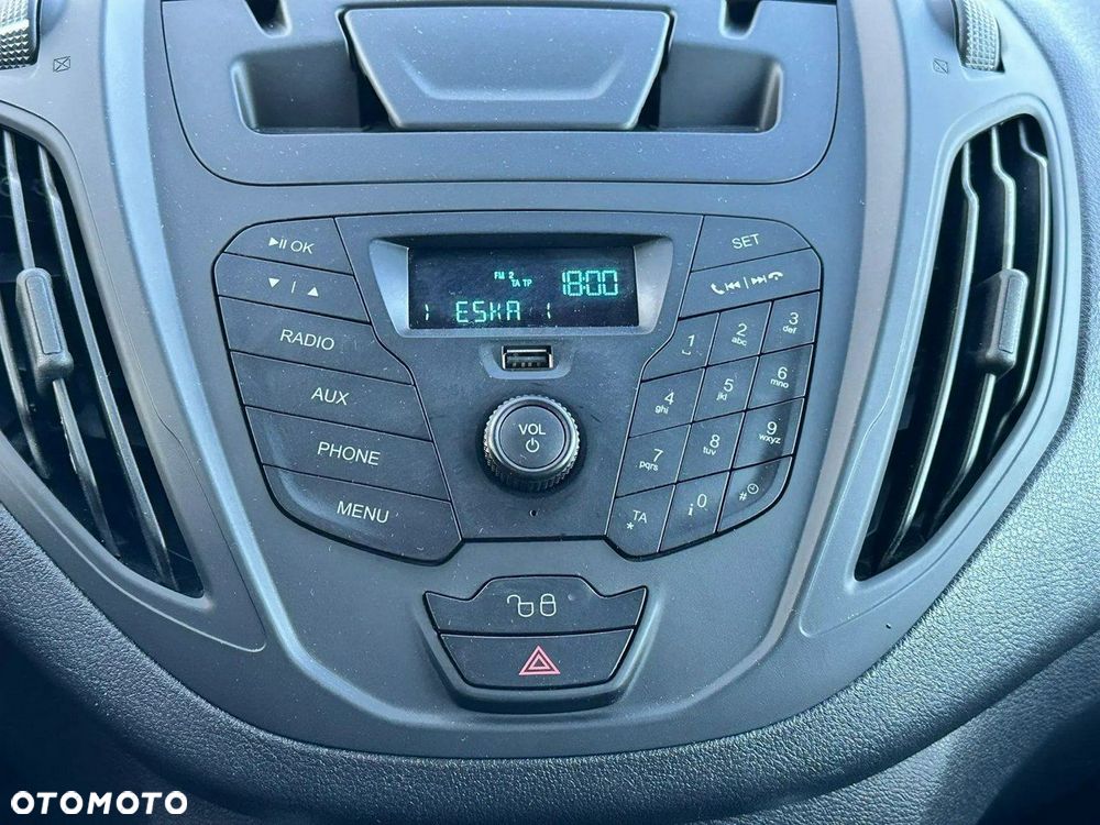 Ford Transit Courier - 19