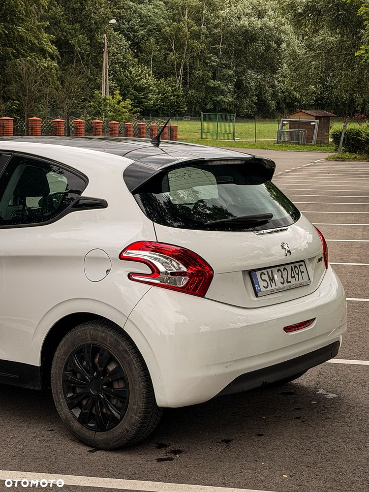 Peugeot 208 - 3