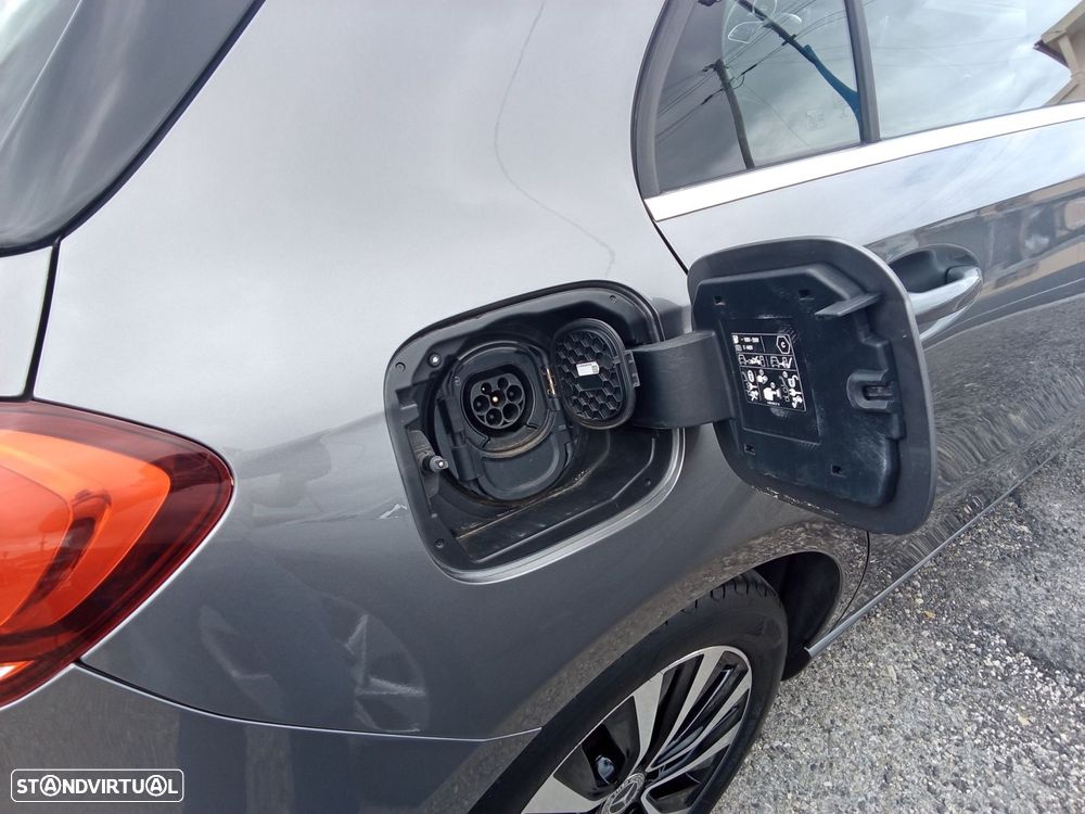 Mercedes-Benz A 250 e Style Plus — fotografia 9