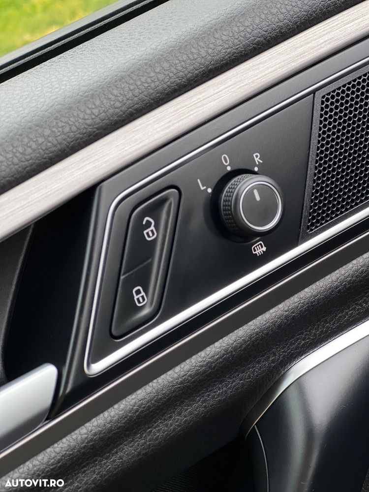 Volkswagen Golf - 37