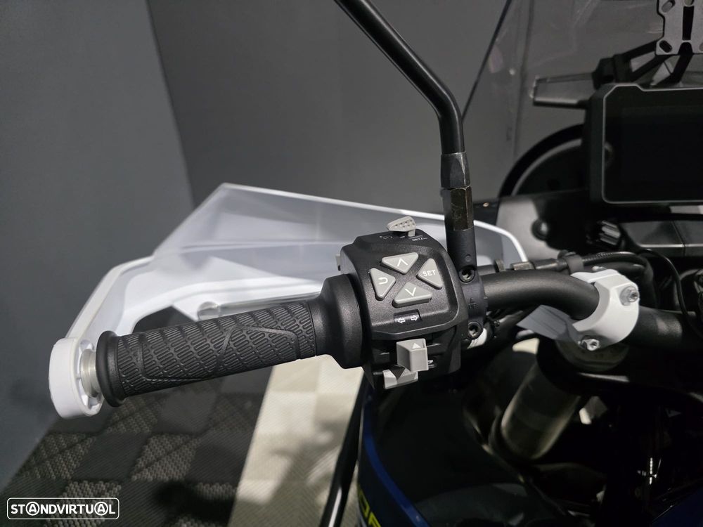 Husqvarna Norden 901 EXPEDITION - 17