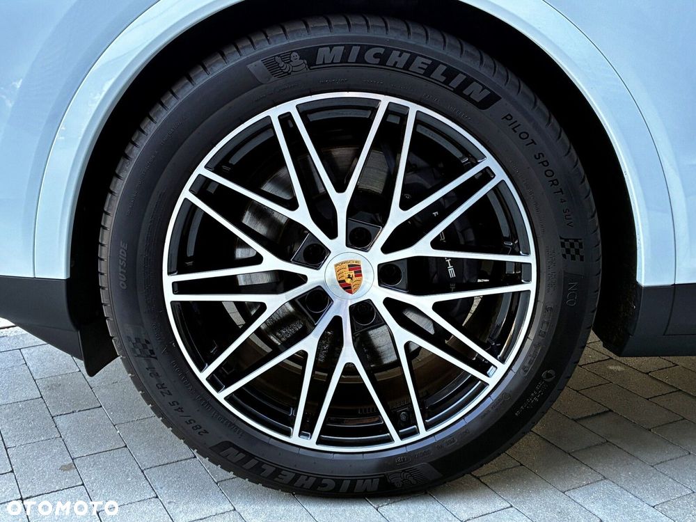 Porsche Cayenne - 16