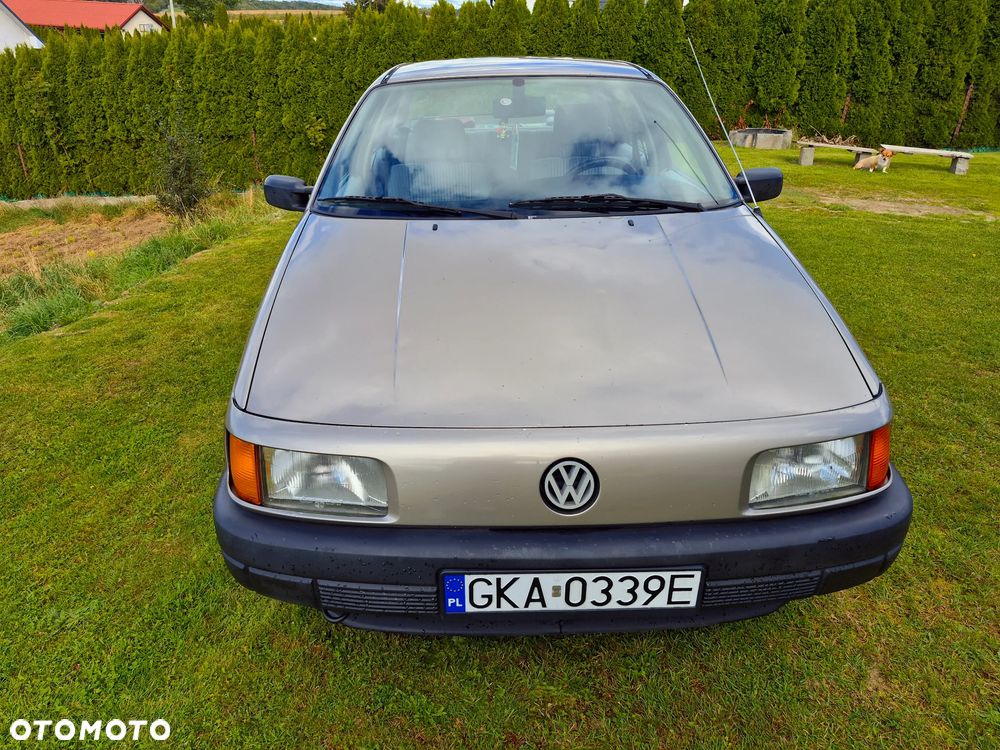 Volkswagen Passat 1.8 CL - 10