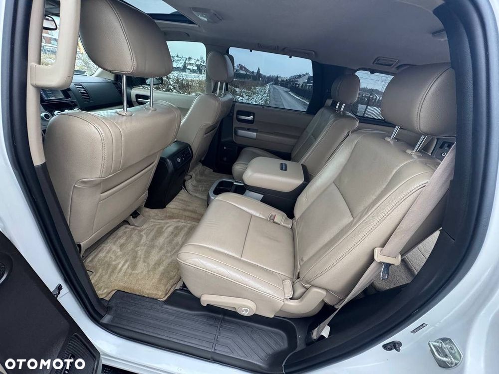 Toyota Sequoia - 11
