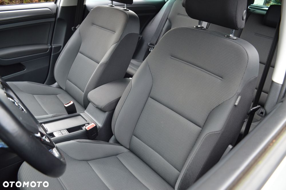 Volkswagen Golf - 27