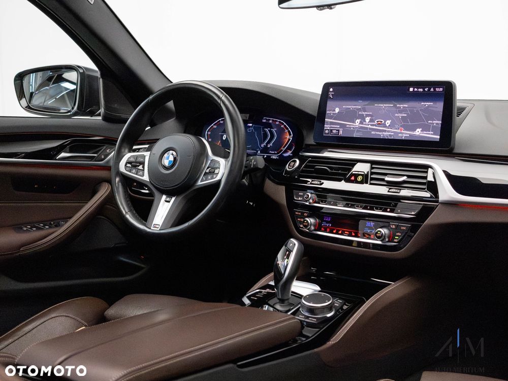 BMW Seria 5 540i xDrive - 17