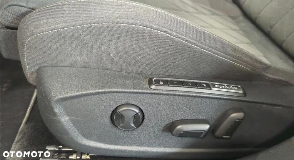 Volkswagen Golf - 11