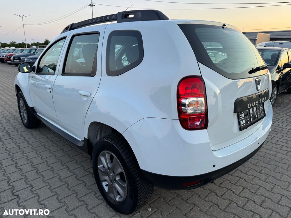 Dacia Duster 1.6 4x2 Laureate - 4