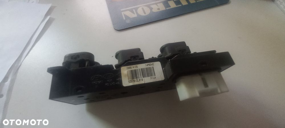 PANEL PRZELACZNIK SZYB HYUNDAI i30  07- WERSJA EUROPEJSKA 93570-2L010 - 2