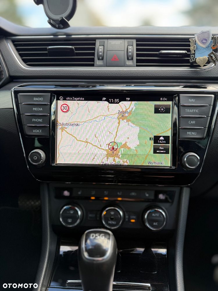 Skoda Superb 2.0 TDI DSG SportLine - 39