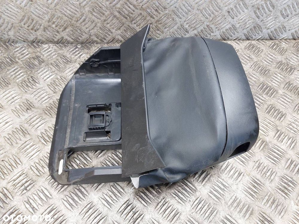 RAMKA LICZNIKA KRATKI NAWIEWU LISTWA OZDOBNA KONSOLI FORD FOCUS MK4 EU - 14