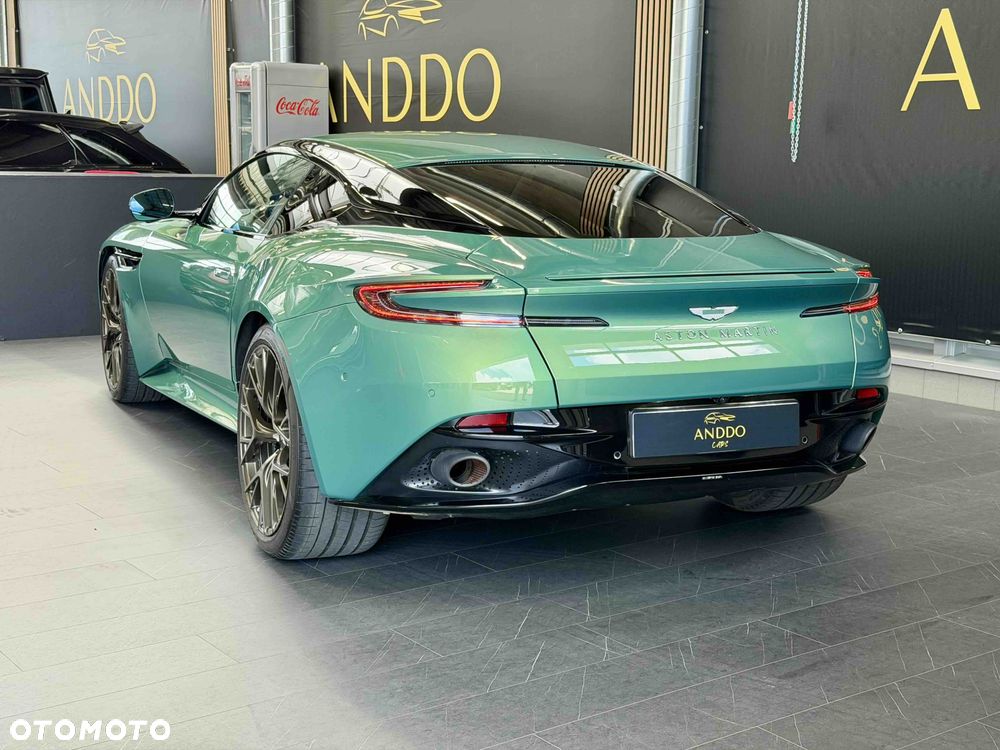 Aston Martin DB12 - 10