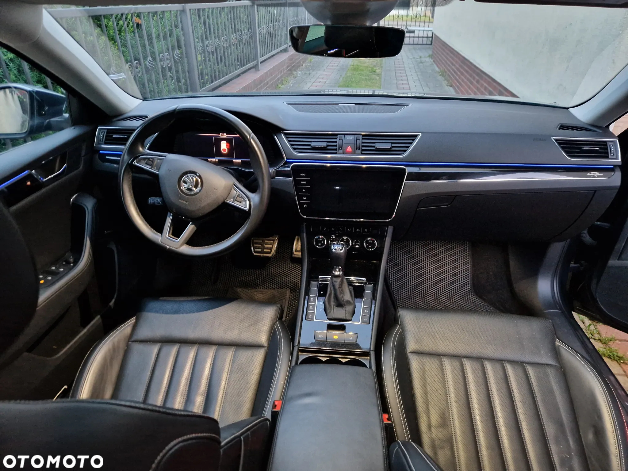 Skoda Superb 2.0 TDI 4x4 L&K DSG - 9