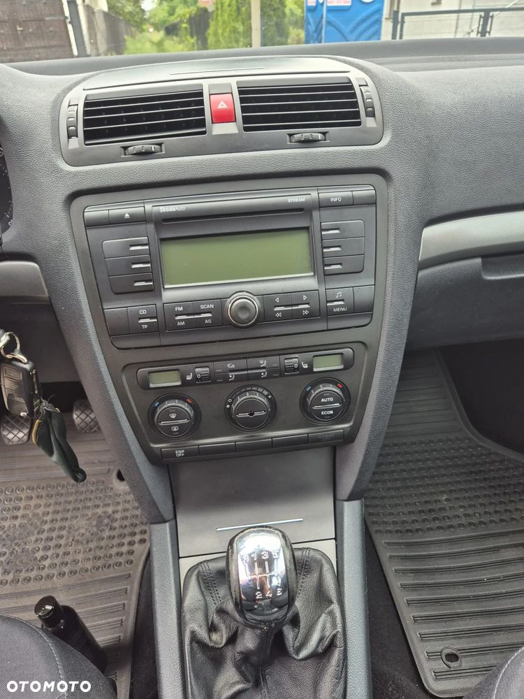 Skoda Octavia 2.0 TDI DPF Elegance - 14
