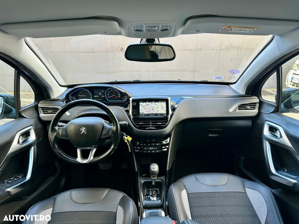 Peugeot 2008 - 8