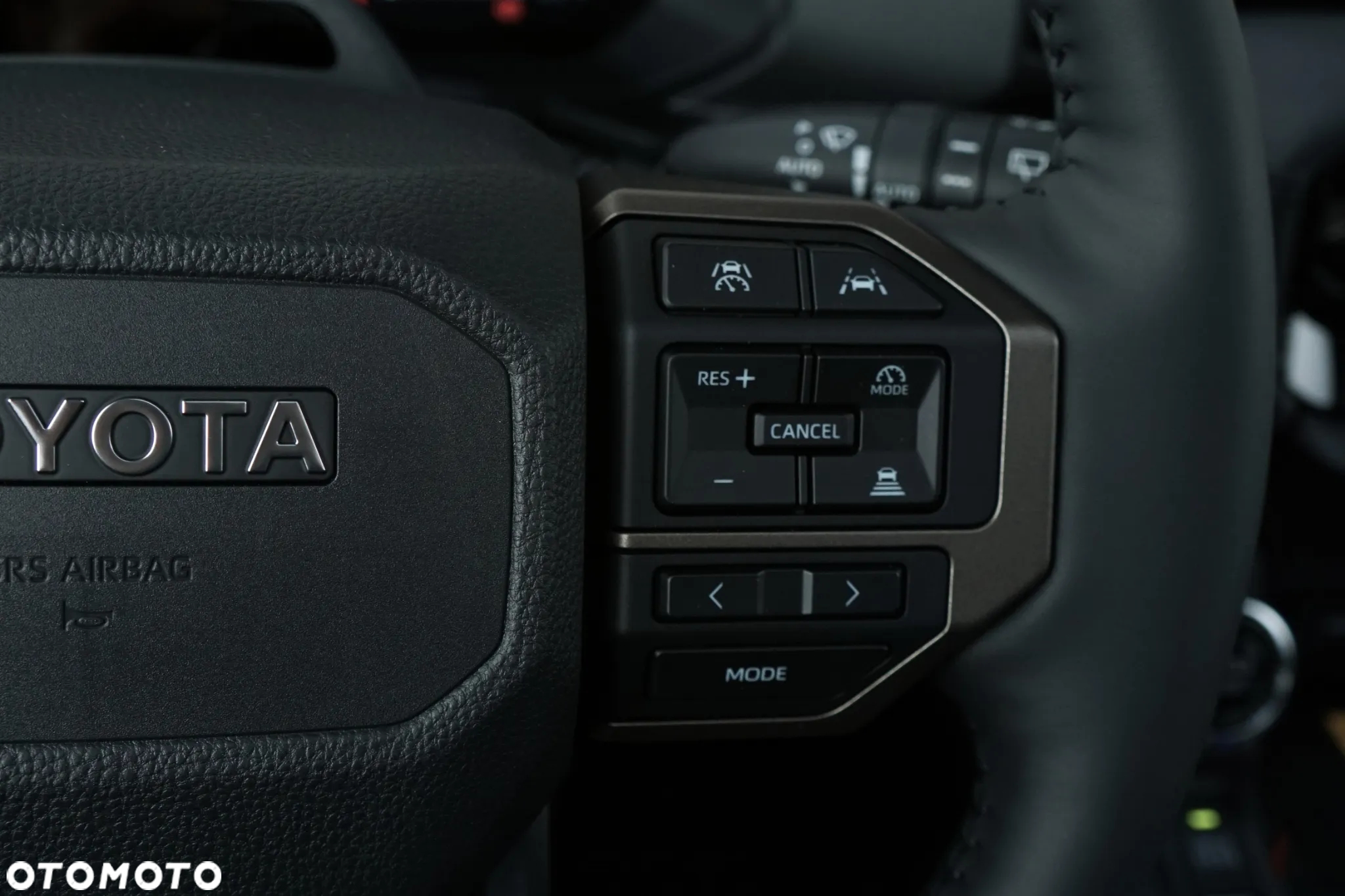 Toyota Land Cruiser - 22