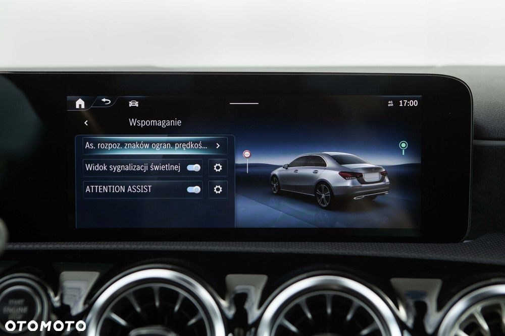 Mercedes-Benz Klasa A 200 AMG Line 7G-DCT - 32