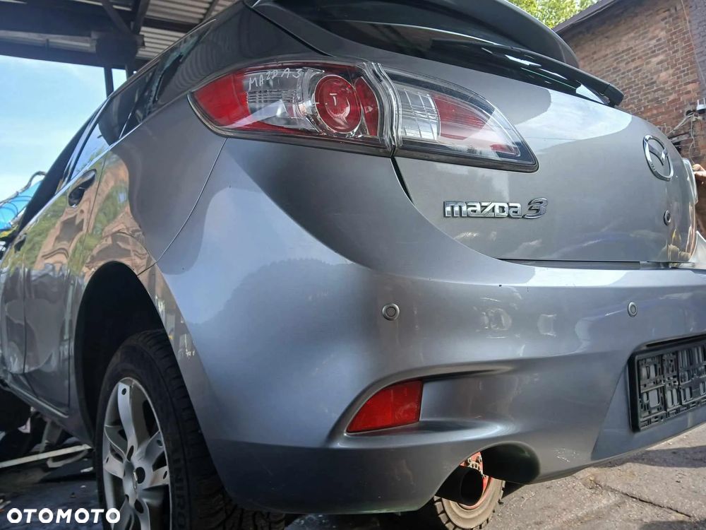 Mazda 3 II generacji Zderzak tylny, lampa tylna lewa, prawa. - 3