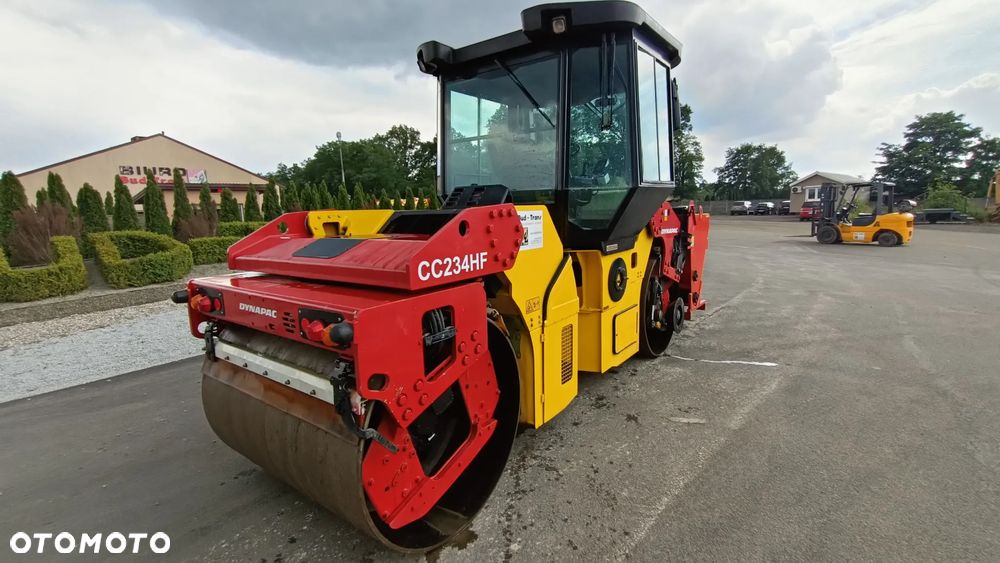Dynapac CC234HF + rozsypywacz grysów HYDROG RG-2000 - 3