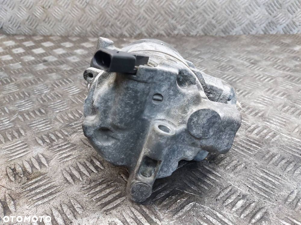 SPRĘŻARKA KOMPRESOR KLIMATYZACJI AUDI A4 B8 2.0 TDI 8K0260805E ID: 239765 - 4