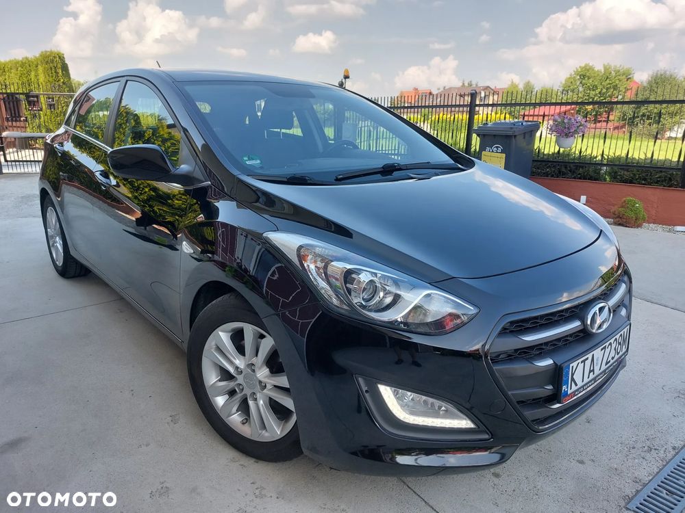 Hyundai i30 blue 1.6 GDI YES Gold - 1