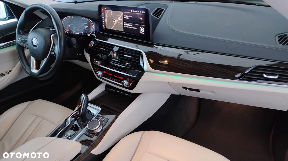 BMW Seria 5 520i Luxury Line - 18