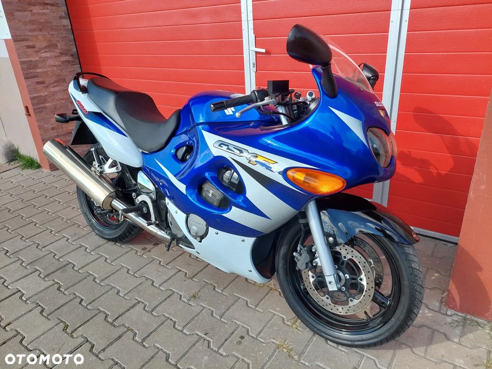 Suzuki GSX - 2