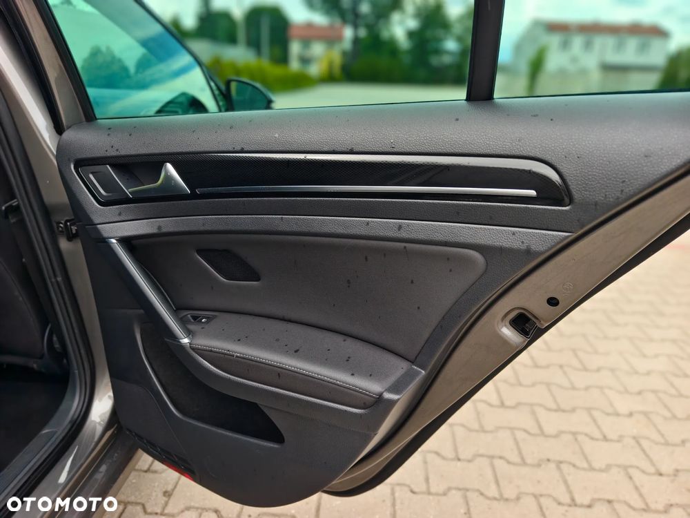 Volkswagen Golf 2.0 BlueTDI DSG Highline - 22