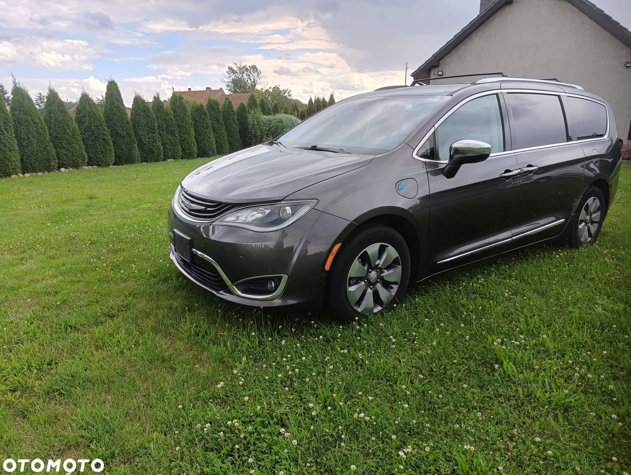 Chrysler Pacifica - 3