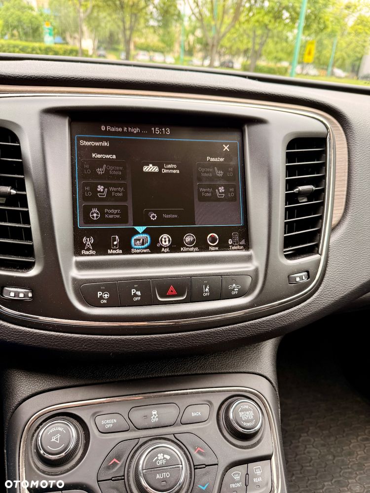 Chrysler 200 - 15