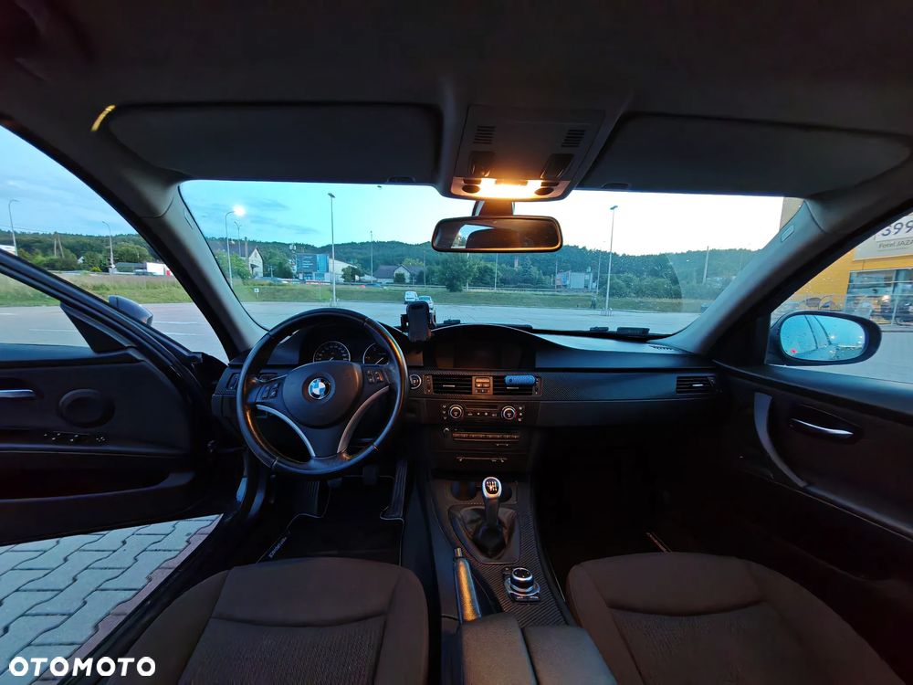 BMW Seria 3 318d - 15