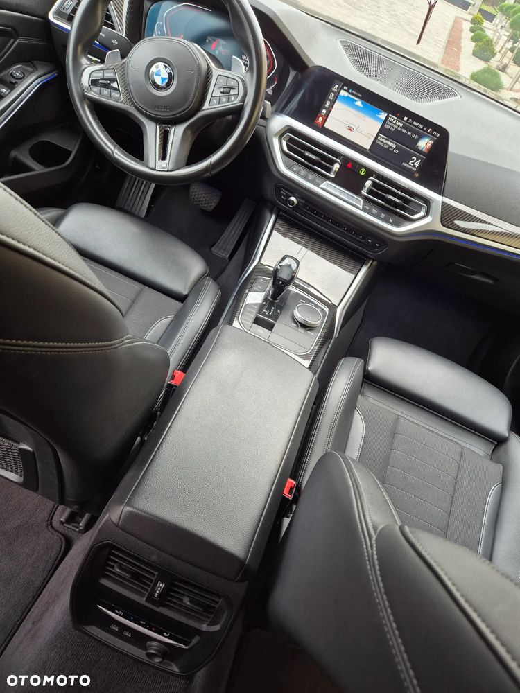 BMW Seria 3 318d M Sport - 26