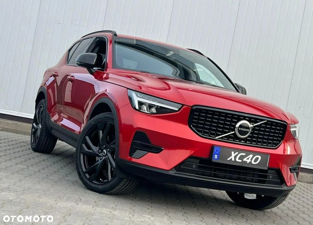 Volvo XC 40 B4 AWD Plus Dark - 4