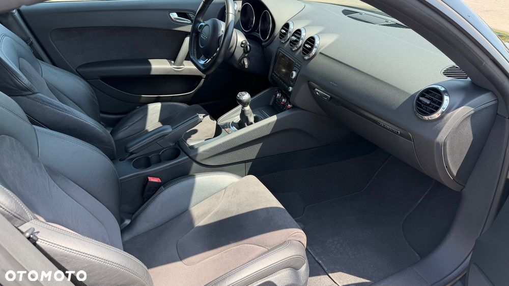 Audi TT Coupé - 11