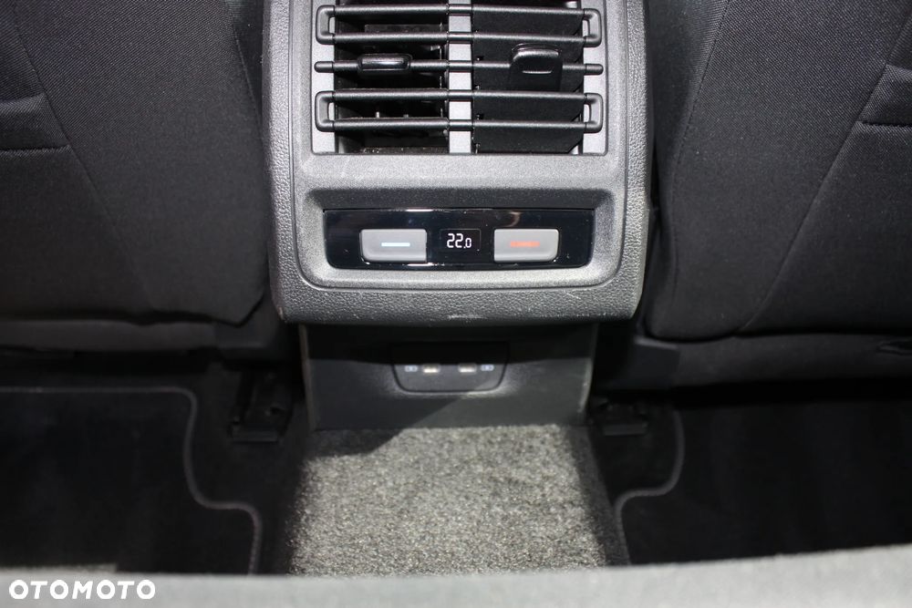 Volkswagen Golf 1.5 TSI OPF Style - 22