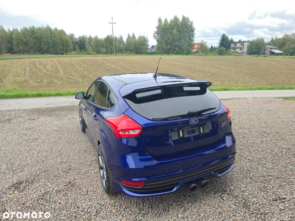 Ford Focus 2.0 EcoBoost ST mit Leder-Exclusiv-Paket - 31
