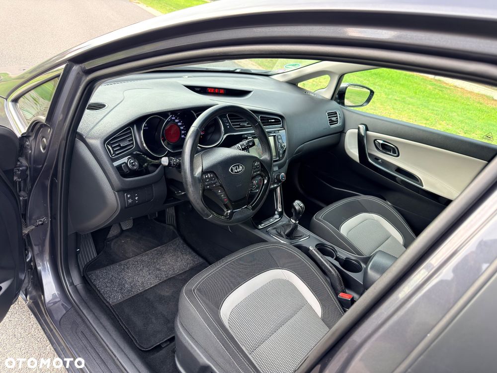 Kia Ceed 1.6 GDI Platinum Edition - 20