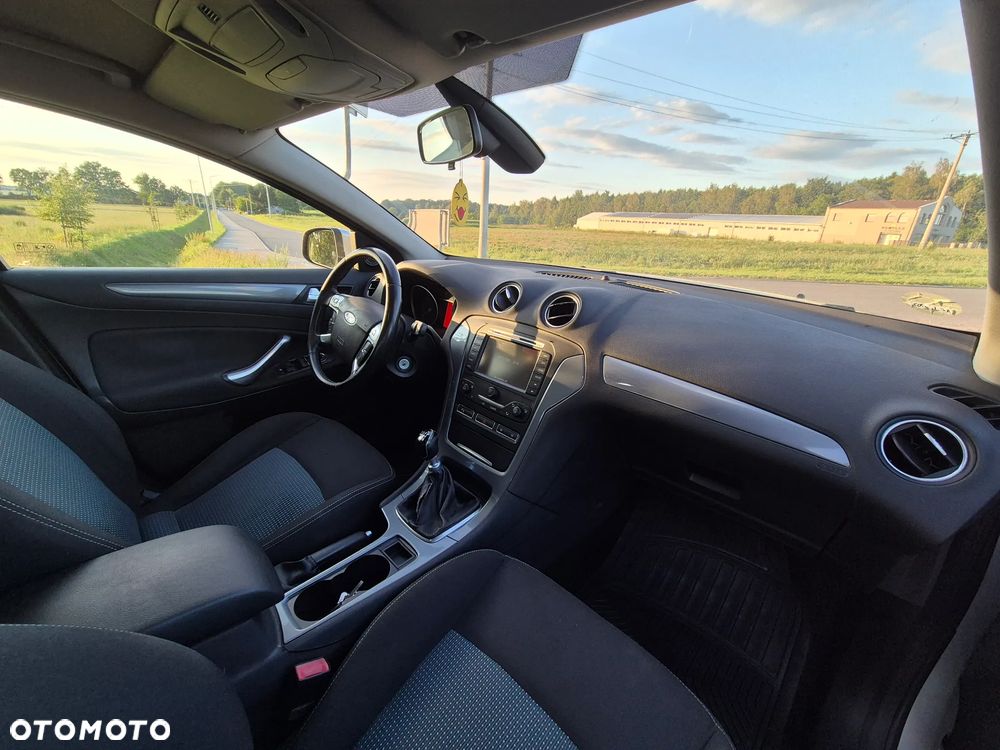Ford Mondeo 1.8 TDCi Ambiente - 22