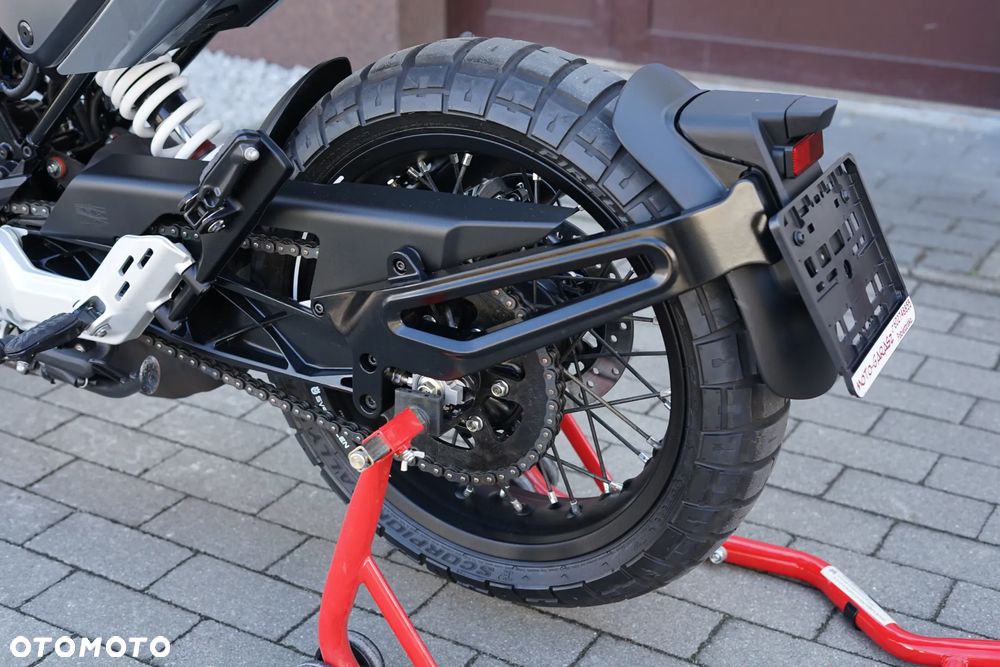 Husqvarna Svartpilen - 28