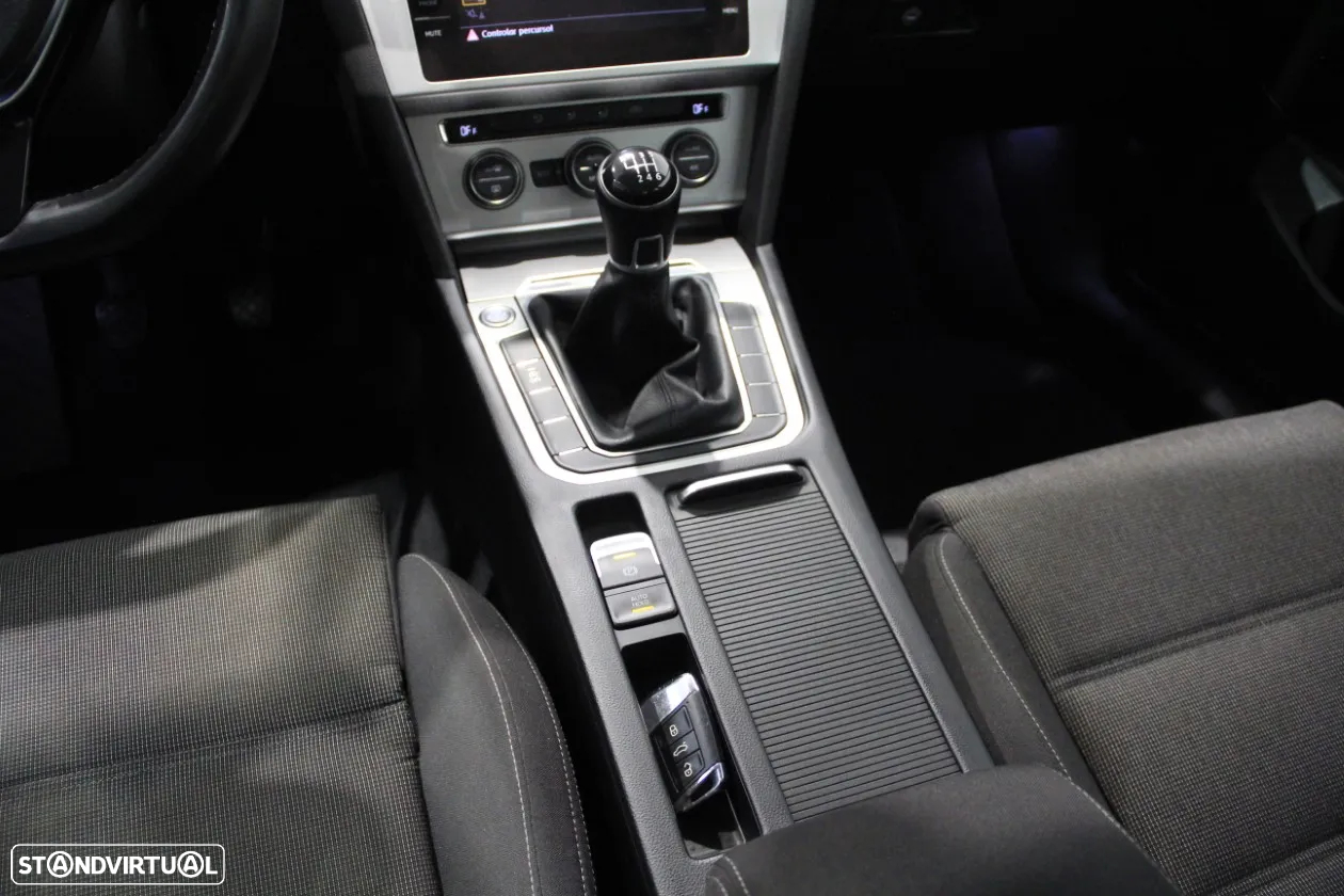 VW Passat 1.6 TDI Confortline - 7