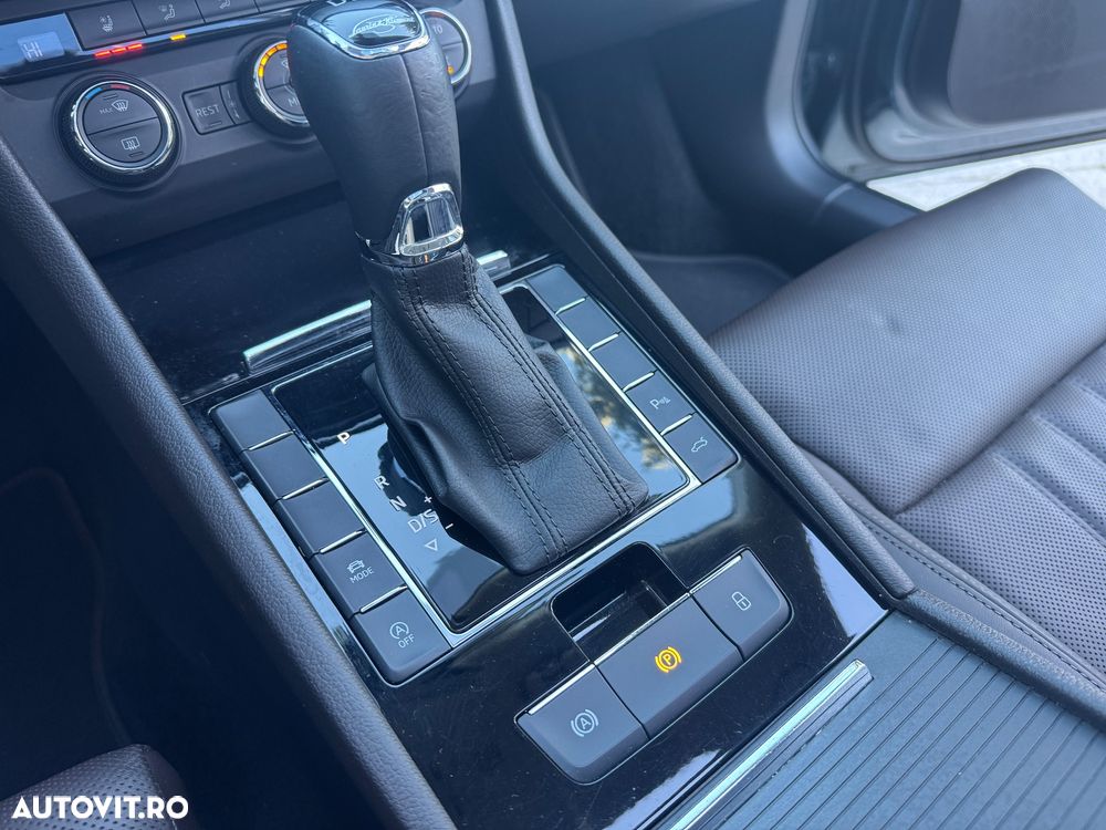 Skoda Superb 2.0 TDI DSG Premium Edition - 16