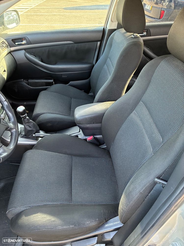 Toyota Avensis SW 2.0 D-4D - 16