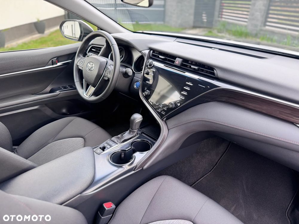 Toyota Camry 2.5 Hybrid Comfort CVT - 19