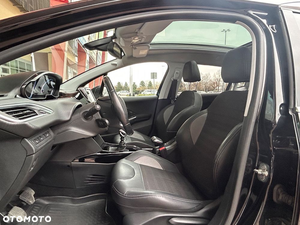 Peugeot 2008 1.2 PureTech Allure Pack S&S - 19