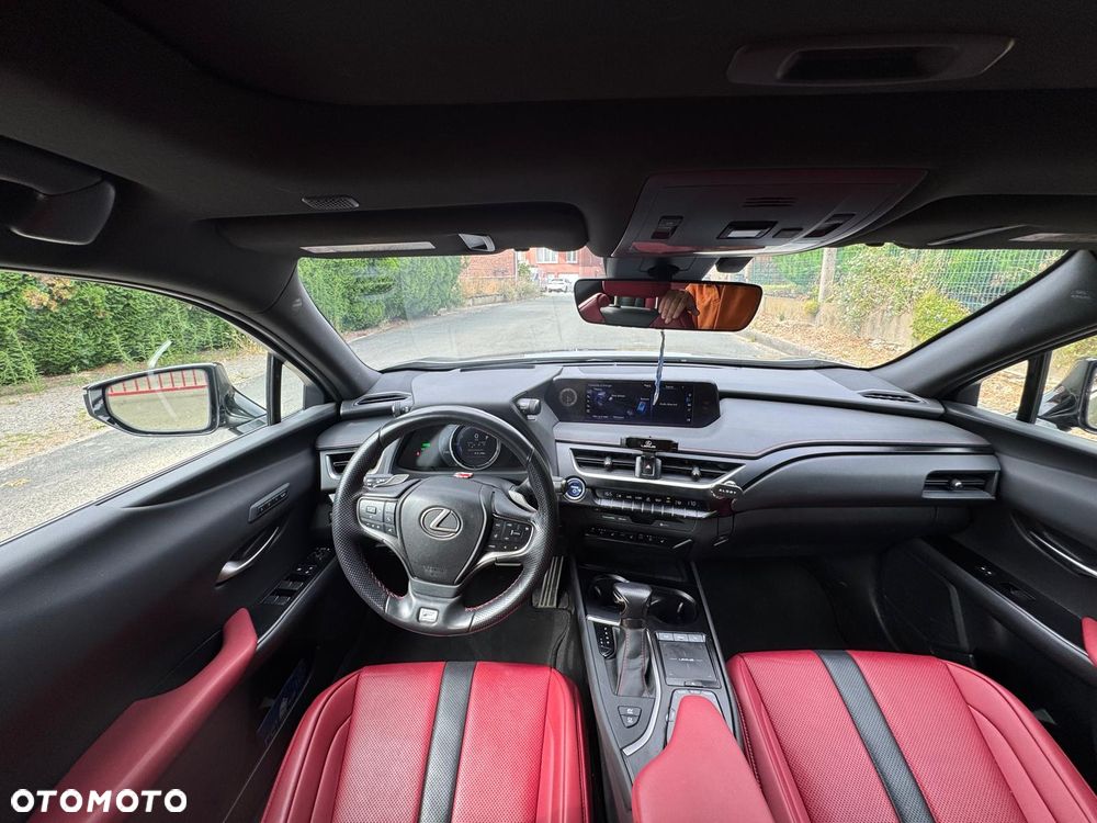 Lexus UX - 7