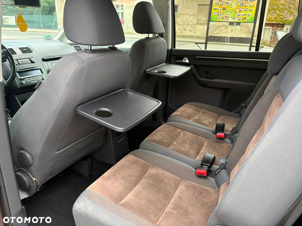 Volkswagen Touran 2.0 TDI DPF BlueMotion Technology Cup - 12