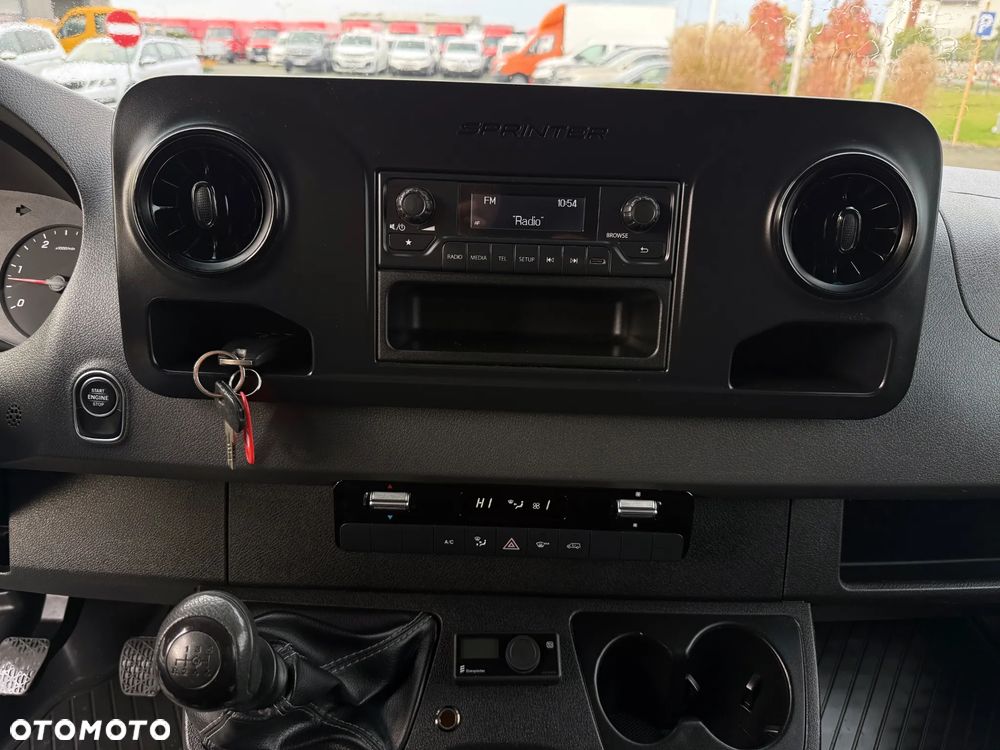 Mercedes-Benz Sprinter 319 CDI V6 L2H2 Doka Brygadówka 4-miejsca Zabudowa Warsztatowa Salon PL - 20