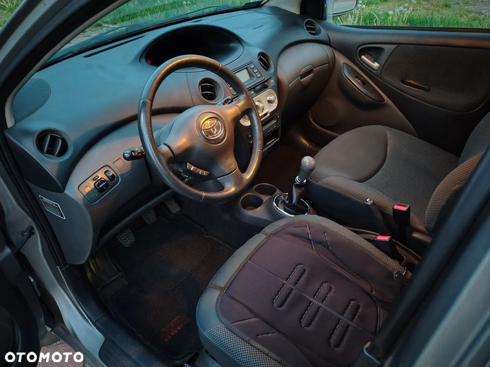 Toyota Yaris 1.4 D-4D Sol - 13